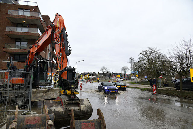 2023/17/20230127-15u25 GB 004 Wateroverlast Kamerlingh Onneslaan.jpg